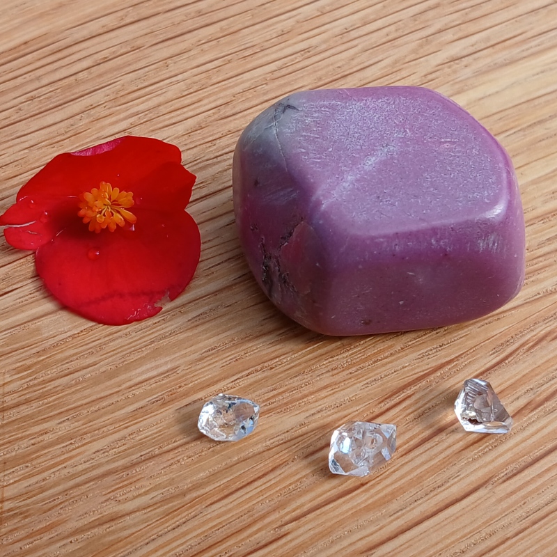 Cobalto Calcite Pebble Item A